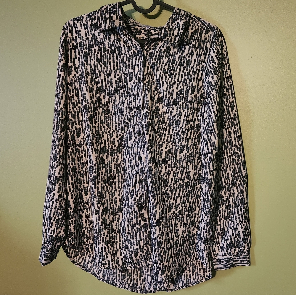 Women's Medium Caribbean Pacific Button-Up Blouse